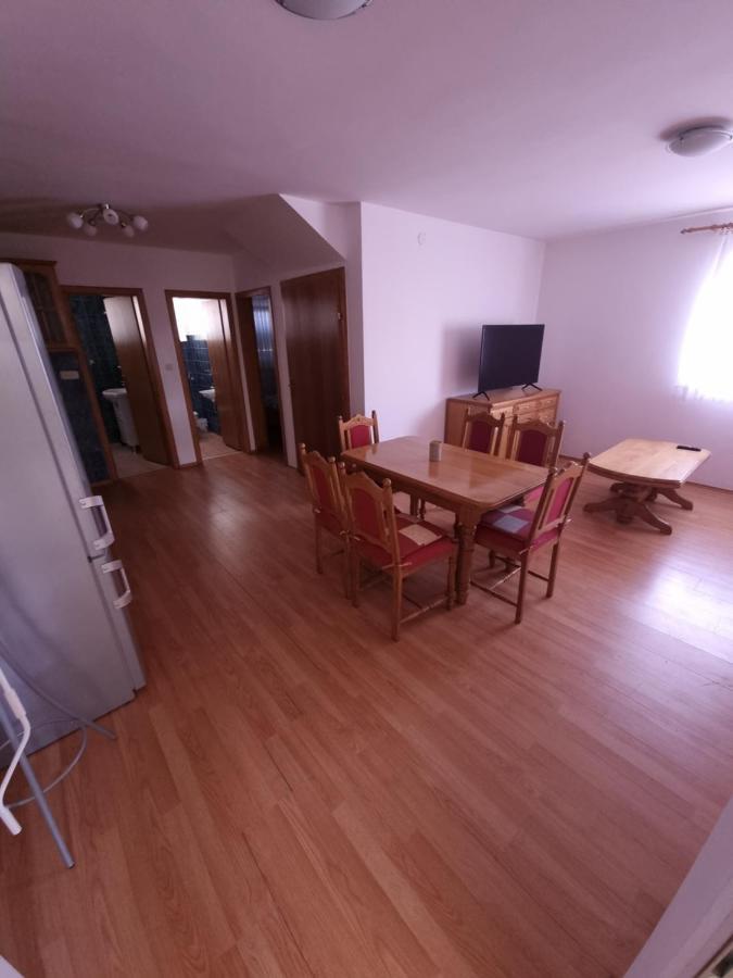 Apartments Zoretic マリンスカ 部屋 写真